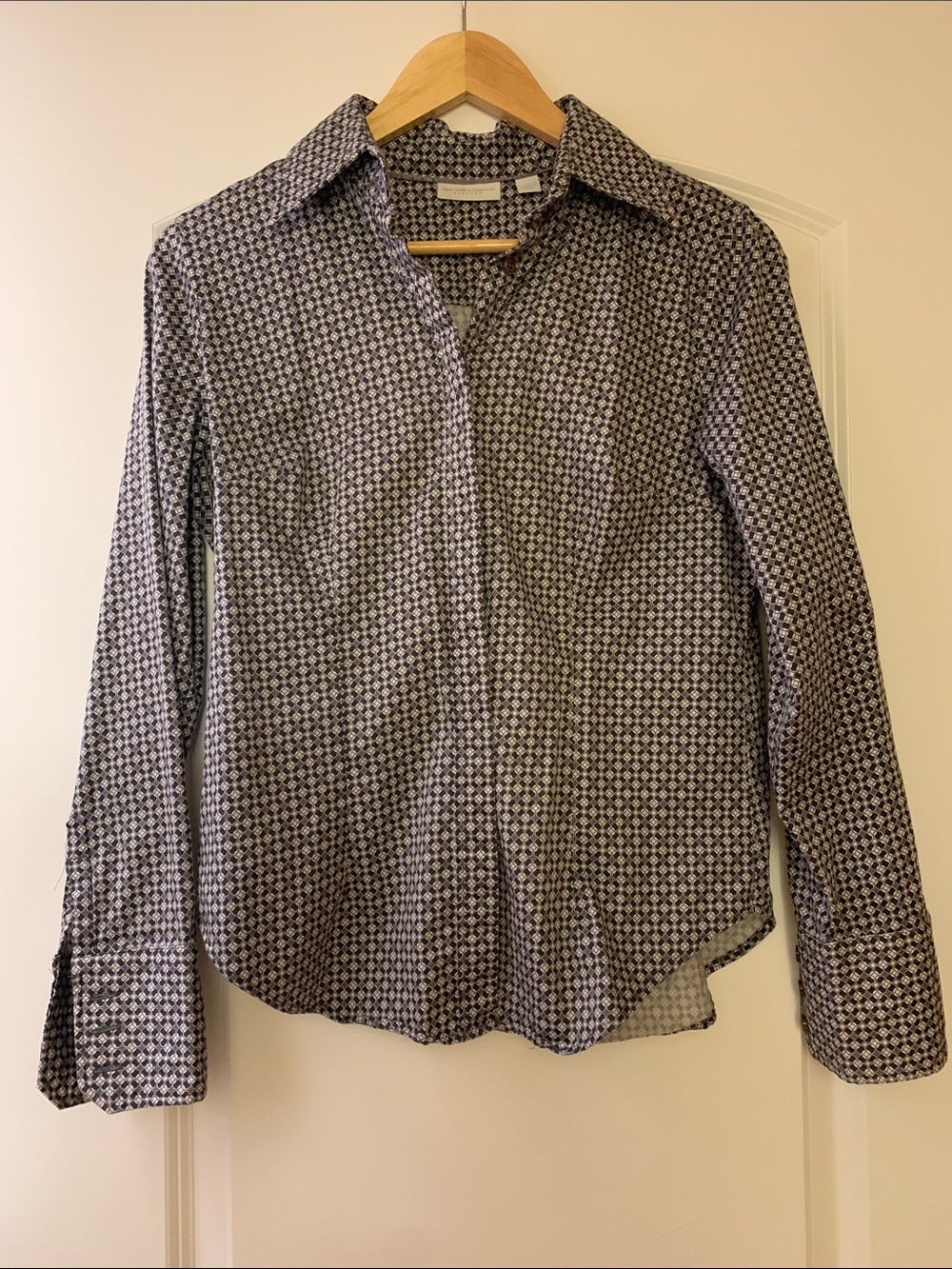 New York & Company Black and White Geometric Button-Down Shirt
